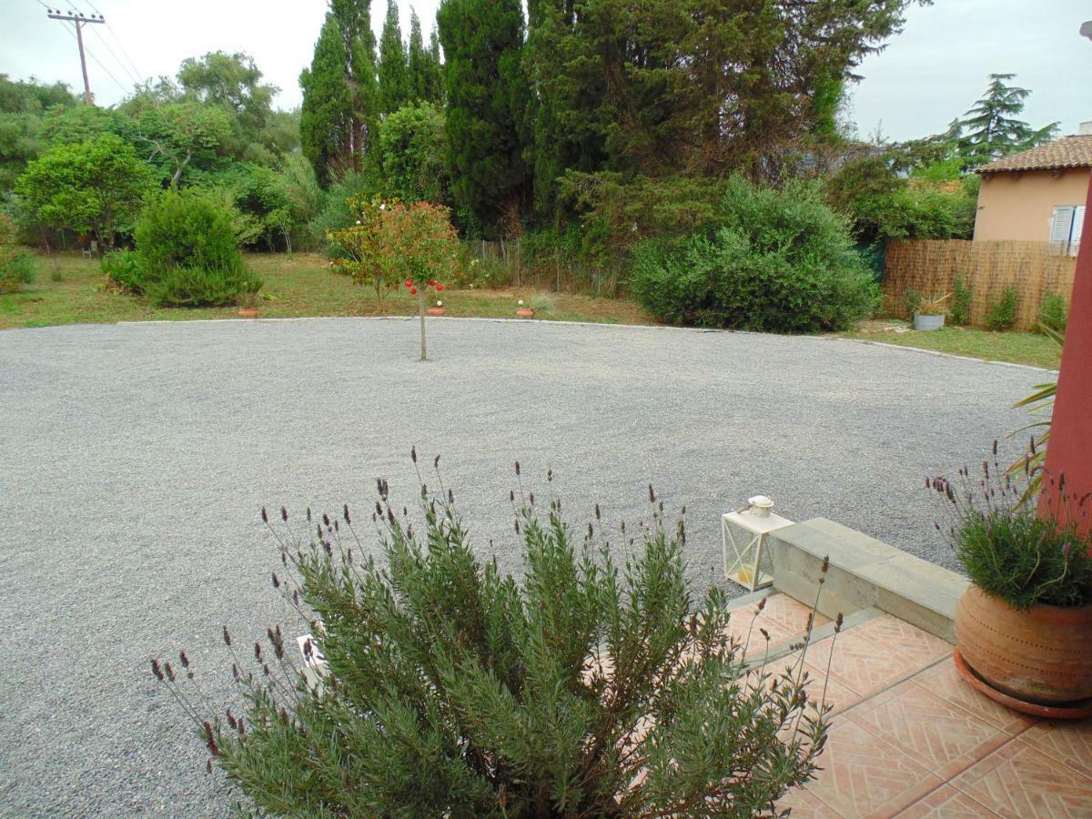 Birdsing Cottage Dassia  Exterior foto